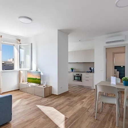 Apartman Ltapartments -bilocale Con Parcheggio A 900m Dalla Torre *